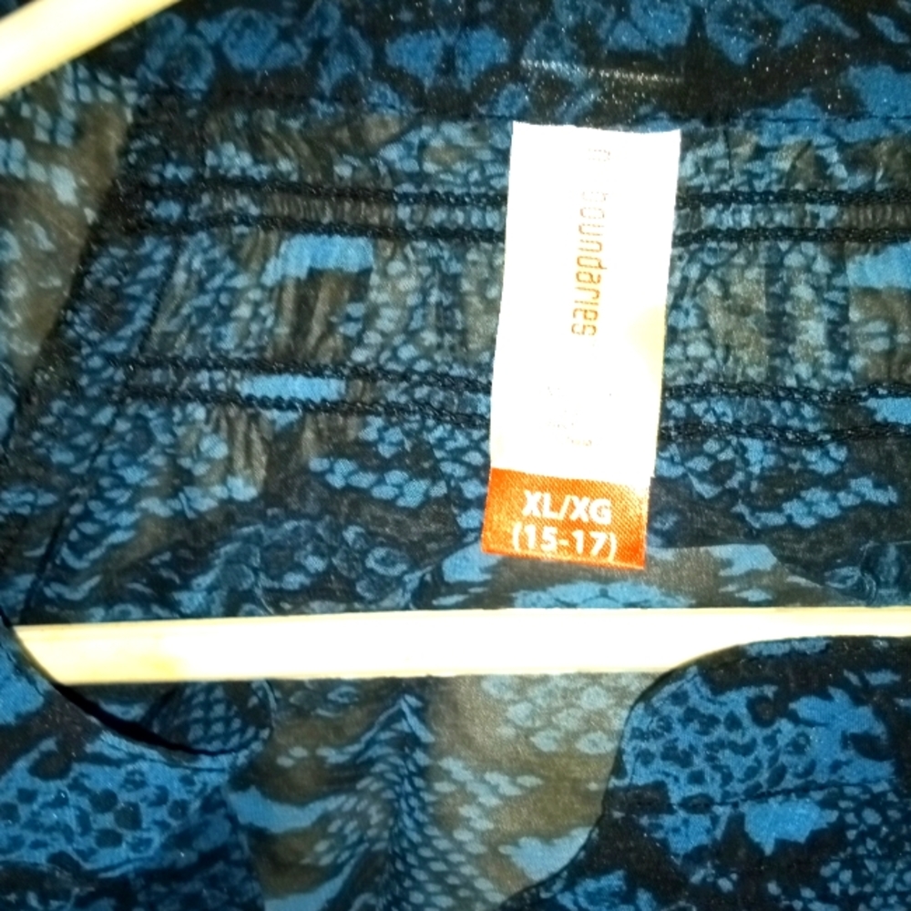 No Boundaries black and aqua blue size juniors 15-17